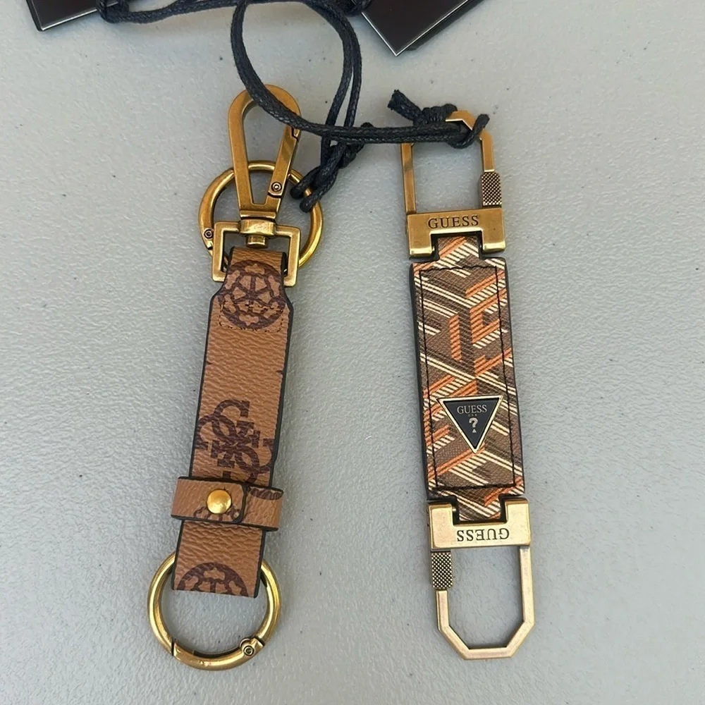 New GUESS KEYCHAINS Keyholder